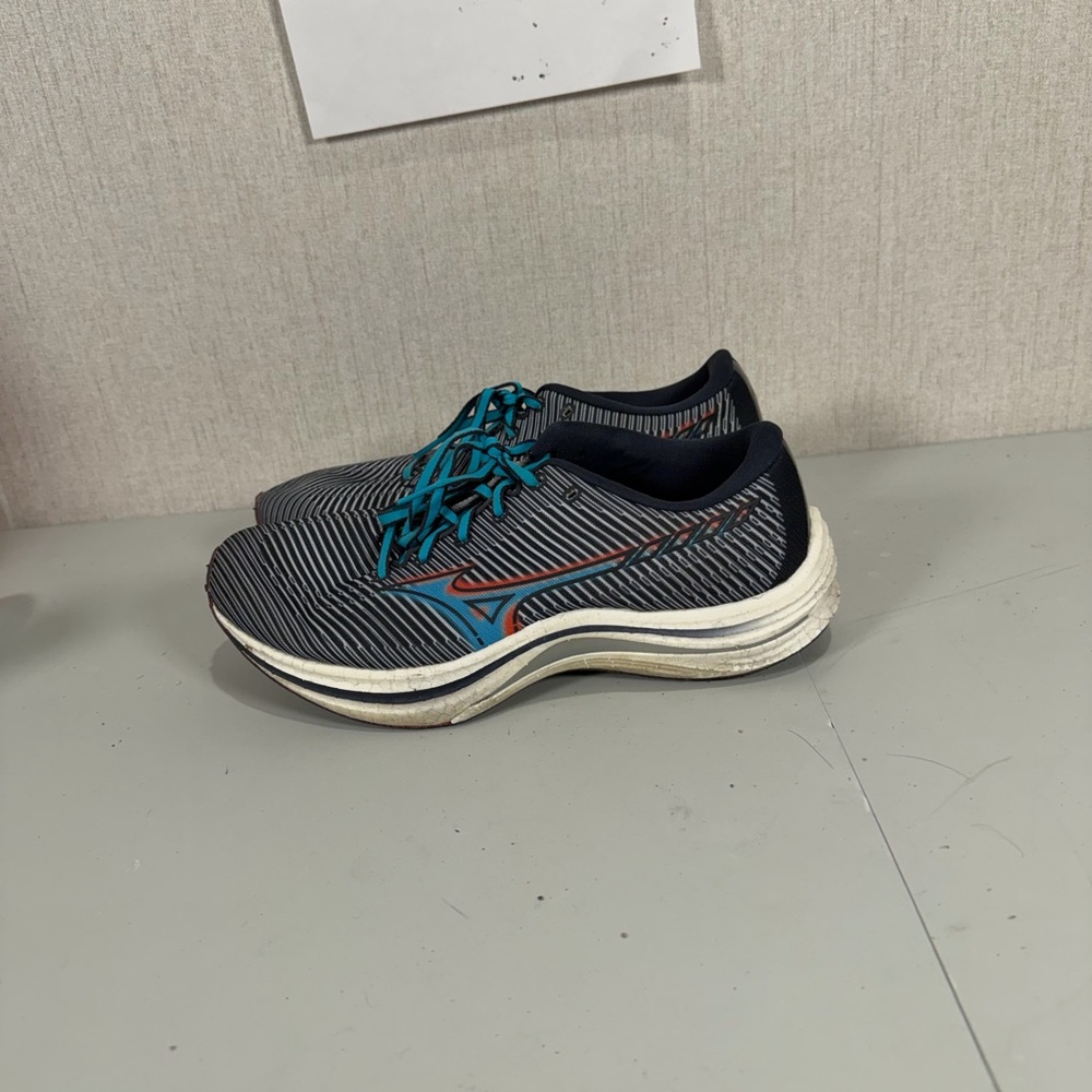 Mizuno Women's Wave Rebellion Running Shoes Size 9 Ink-Scuba Blue